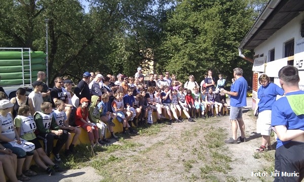 Na výklad tratě navázalo losování věcných cen. Na výklad tratě navázalo losování věcných cen.