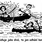 Nepádluje jako divá, to jen odhání komáry.