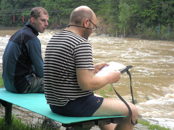 Fotografická zpráva z vodácké výpravy na Bečvu Fotografická zpráva z vodácké výpravy na Bečvu