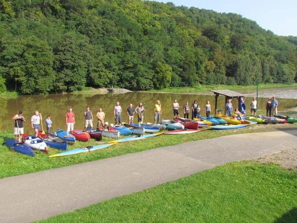 Na prvním setkání Ocmaniaků jsou mé katamarany druhý a třetí zprava. Na prvním setkání Ocmaniaků jsou mé katamarany druhý a třetí zprava.